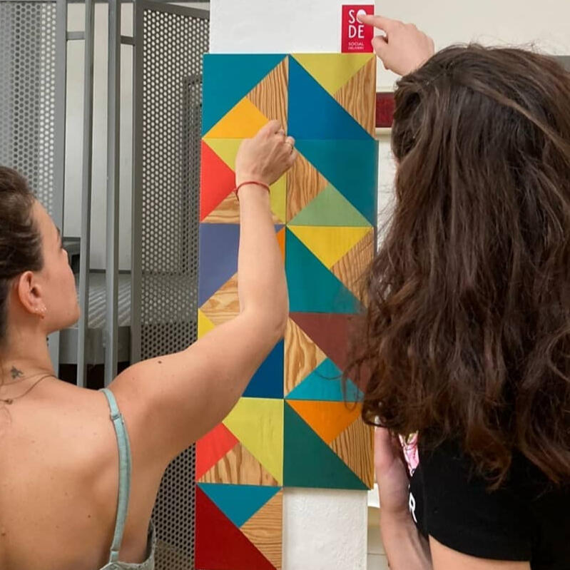 Beabarcas - SoDe + Rob de Matt decorazione a mano su mattonelle di legno wooden tiles